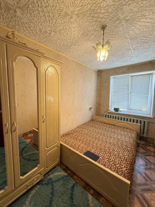 Продається 3 кімнатна квартира в Центрально - міському районі .