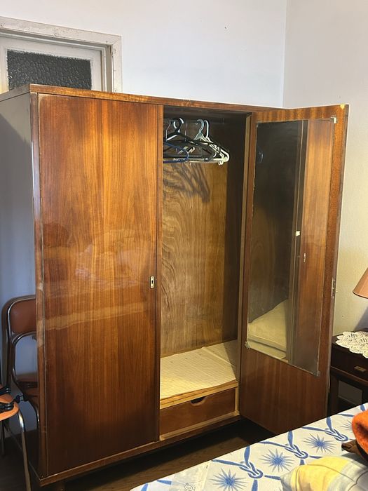 Roupeiro quarto em madeira