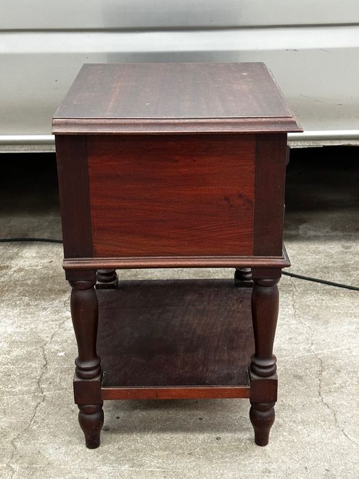 Mesa cabeceira madeira maciça