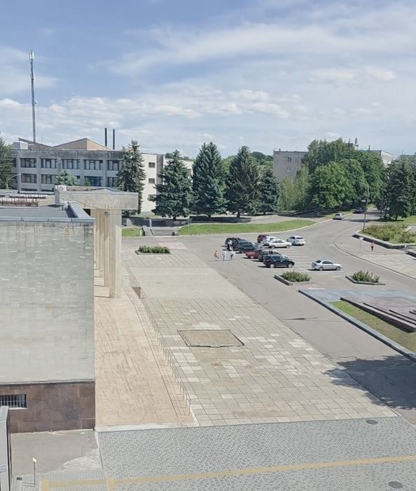 Продам 2 комн квартиру в центр Верхнеднепровска