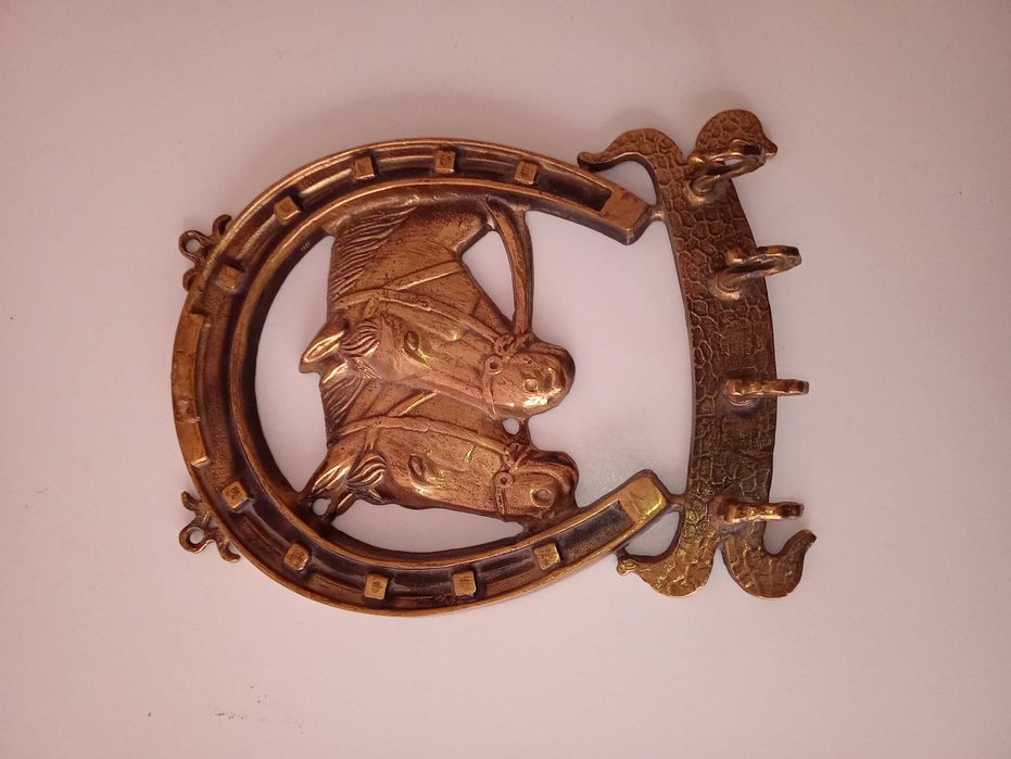 Metalowy wieszak konie / podkowa