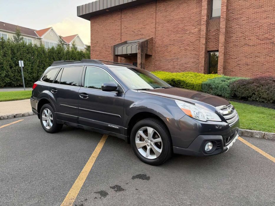 Subaru Outback 2.5i Limited      2013