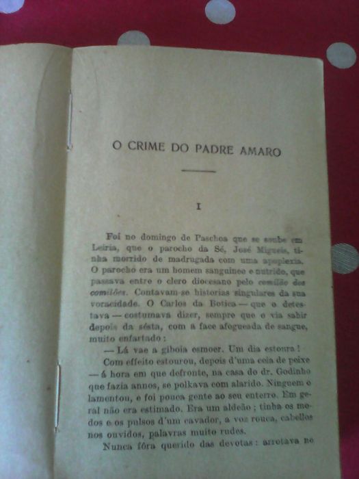 Livro antigo O crime do Padre Amaro
