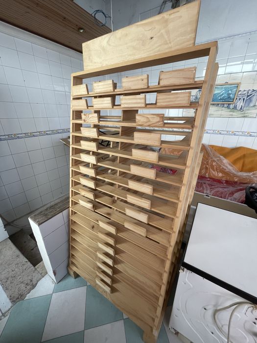 Expositor/Organizador em madeira *maciça*