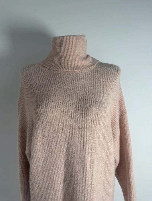 Amisu sukienka damska swetrowa golf oversize miękka casual pudrowy róż rozmiar S