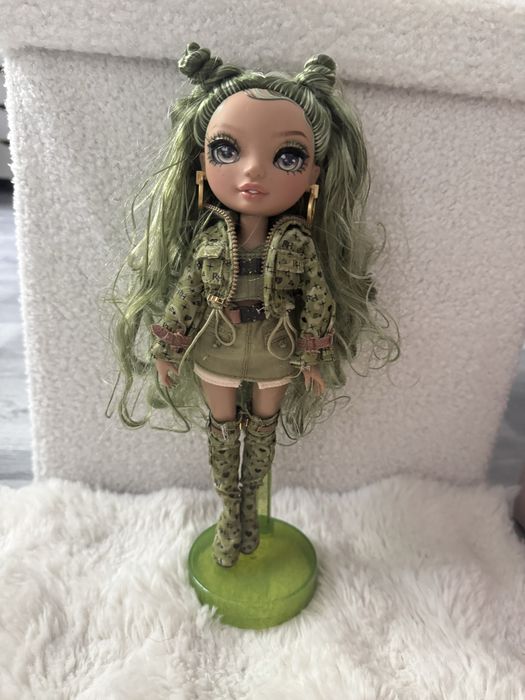 Olivia Woods Rainbow High
