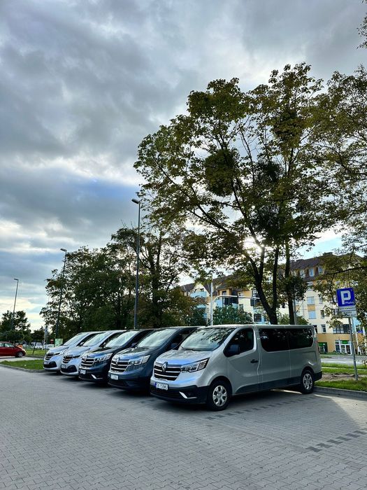 Wynajem busów - dla firm i osób prywatnych