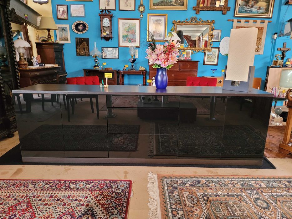 Grande aparador de marca Antarte - Como novo