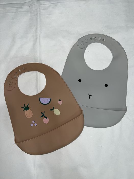 Слюнявчик, надгрудник для годування Liewood