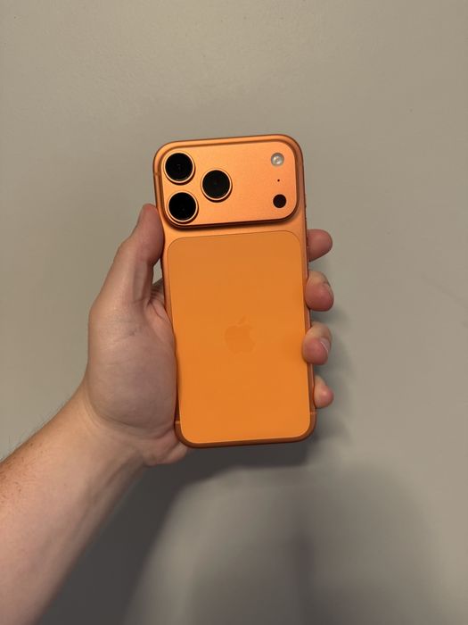 Apple iPhone 17 Pro Max 256Gb. ( Cosmic Orange )