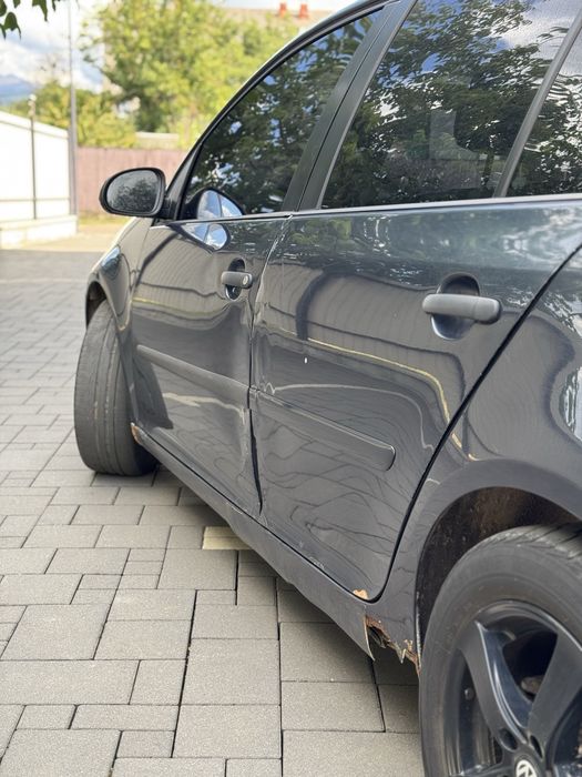 Volkswagen Golf 5 1.4 mpi