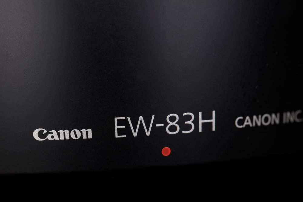 Oryginalna osłona przeciwsłoneczna Canon EW-83H do Canon EF 24-105