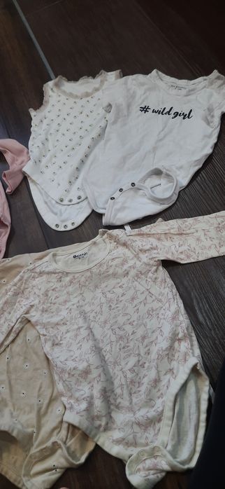 Zestaw paka body bodziaków 92 beżowe różowe ażurowe
