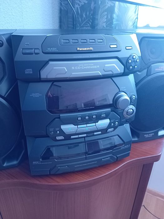 Wieża Panasonic z kolumnami