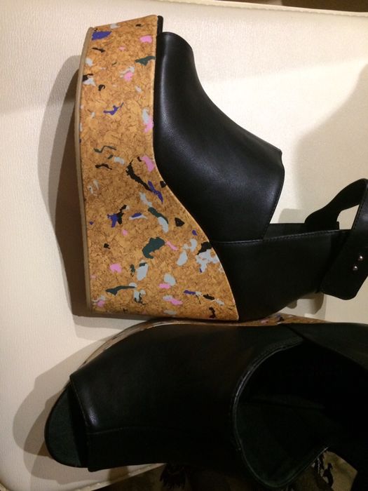 Продам ботильоны. Кожзам.