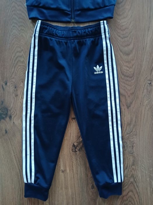 Dres dziecięcy Adidas Originals granatowy r.104