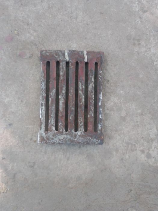продам чугунные колосники 30x20 см.