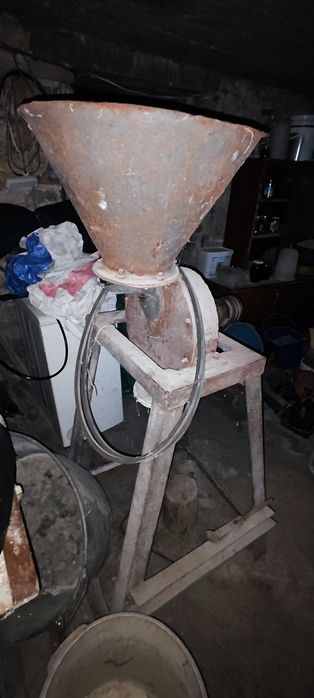 Młyn młynek zboża kukurydzy ziarna