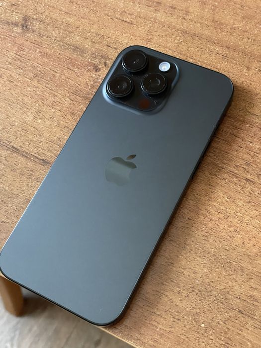 iPhone 16 Pro Max 256 с дефектом