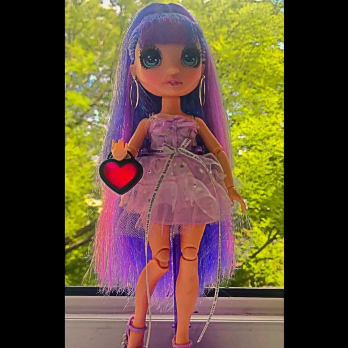 Продам иле обменяю куклу рейнбоу хай вайлет