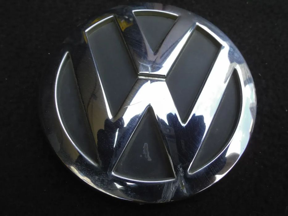EMBLEMAT VW ZNACZEK KLAPY TYŁ VOLKSWAGEN 1J6853630A/B GOLF IV LUPO POLO III