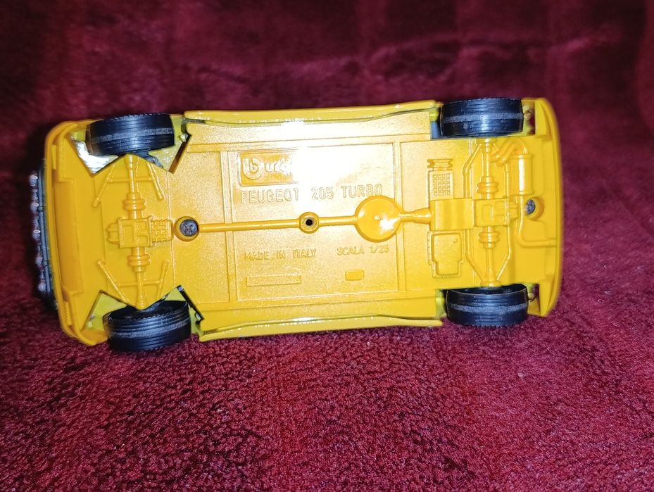Miniatura Burago Peugeot 205 Turbo