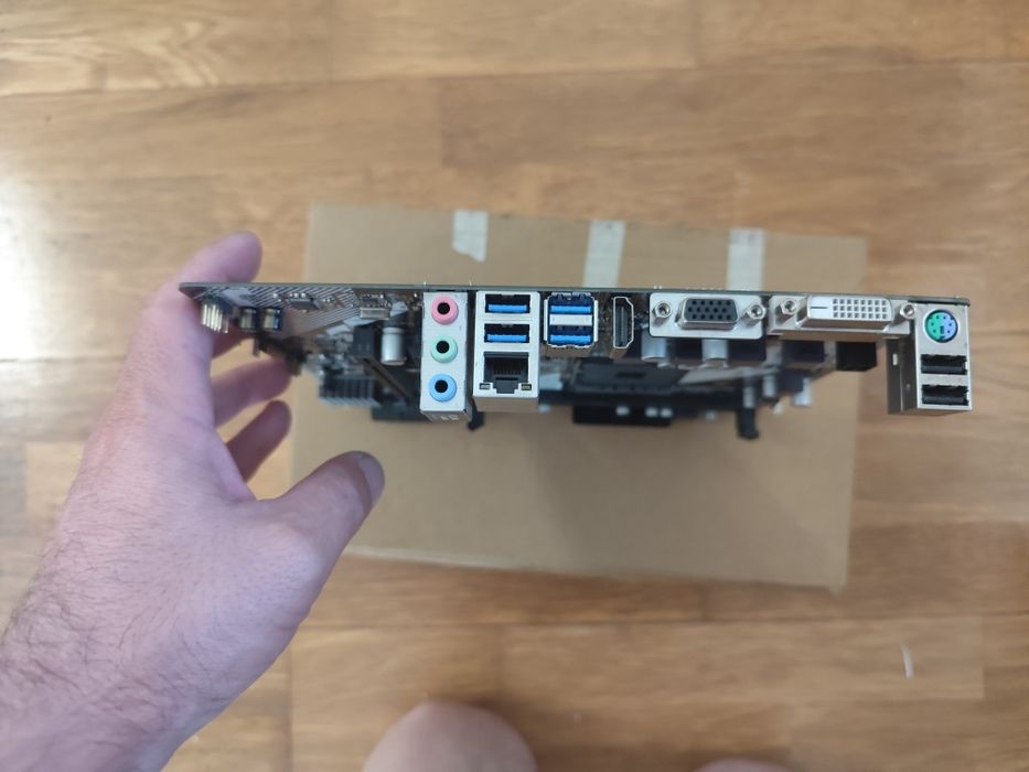 ASRock A320M-HDV AM4 (Com Defeito / Peças)
