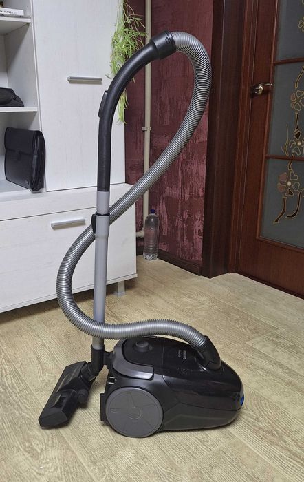 Пилосос Philips PowerGo FC8241 — Відмінний стан! Потужний та надійний