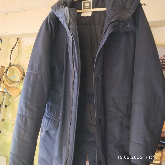 Продаю мужскую зимнюю куртку.