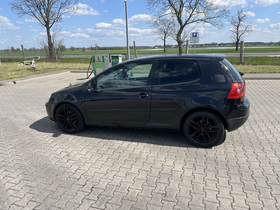 Volkswagen Golf V  1.6mpi