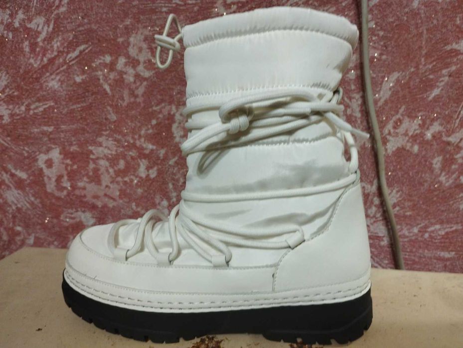 Жіночі чоботи  білі PRIMARK