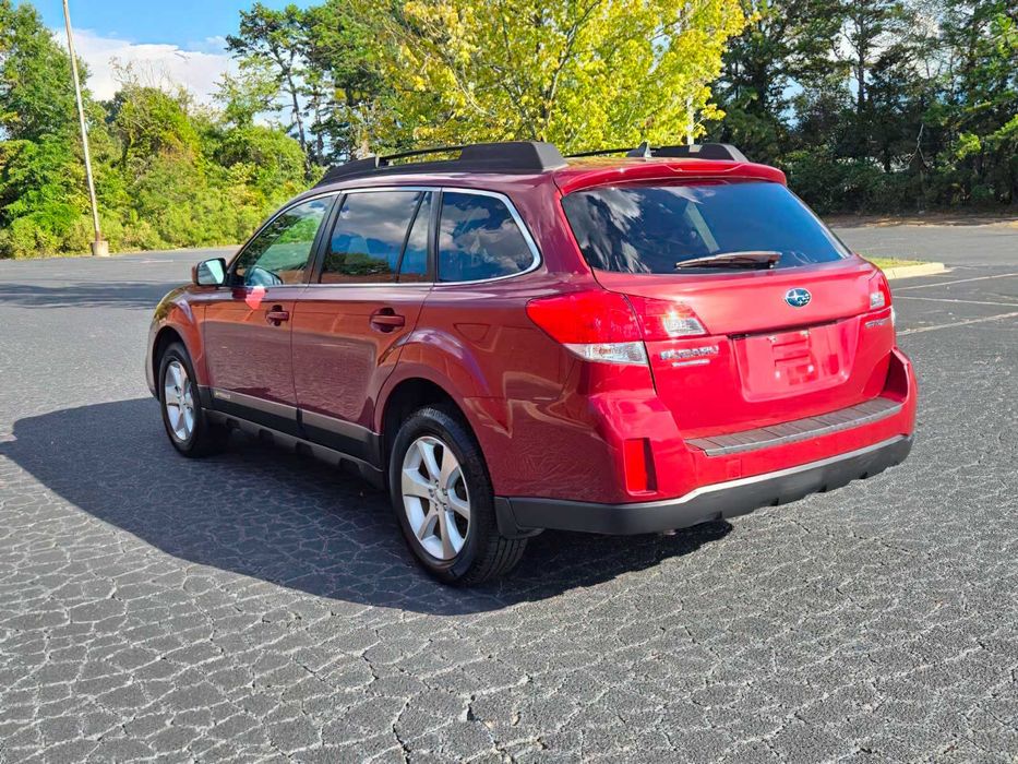 Subaru Outback Limited      2013