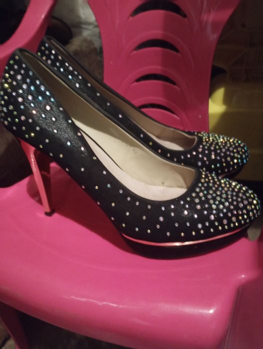 Buty na obcasie roz.40