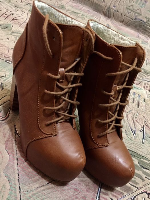 Женские ботинки на осень 38р новые