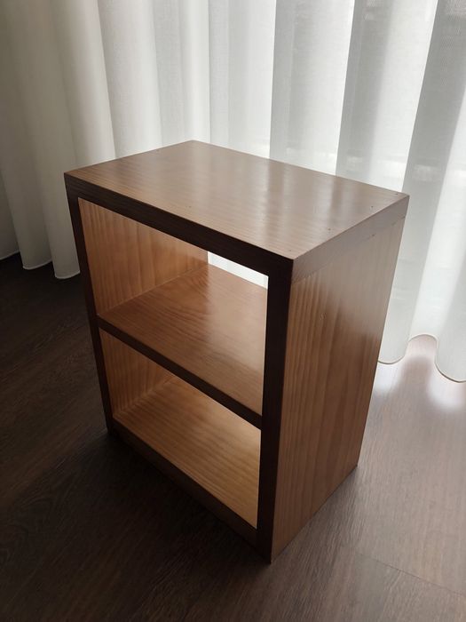 Carvalho maciço - Mesa de Apoio / Mini Estante