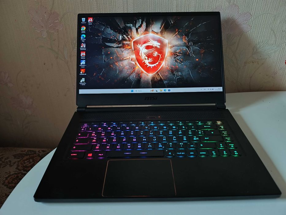 MSI GS65 STEALTH THIN 8RF i7-8750H 16GB NVIDIA GTX 1070Max-Q 8G 144Hz