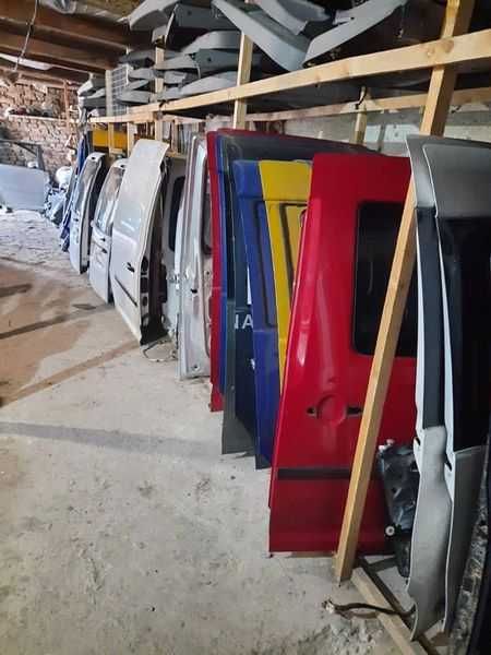 продам дверки до  CADDY та  TOURAN Passat