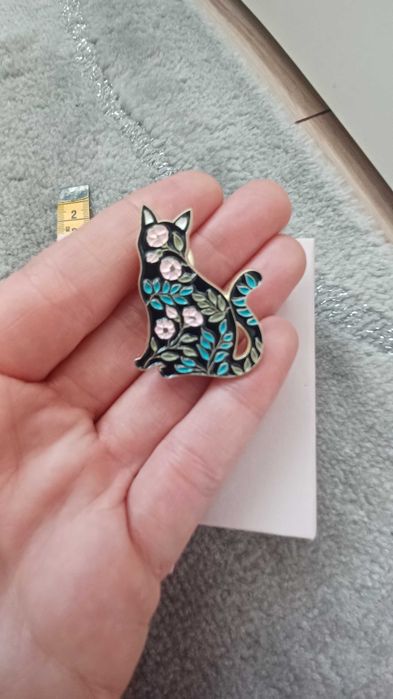 Broszka emaliowana przypinka pin kwiecisty kot
