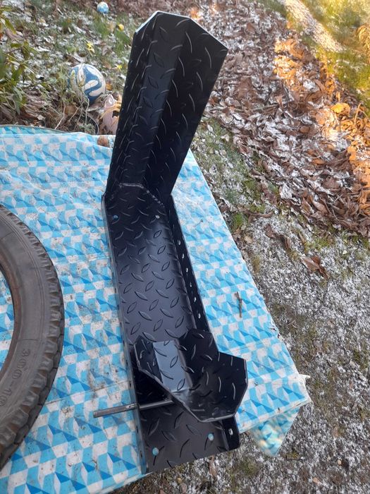 Stojak na motor do transportu