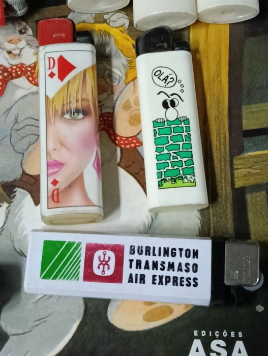 Lote de isqueiros colecionaveis