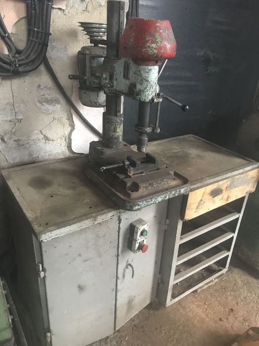 Свердлільний станок промисловий 380/220 в комплекті стіл,стан добрий..