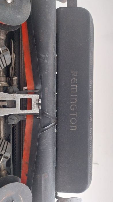 Máquina de escrever muito antiga