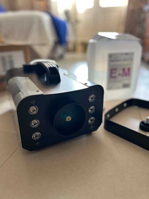Máquina de fumo 1200W c/RGB e remoto