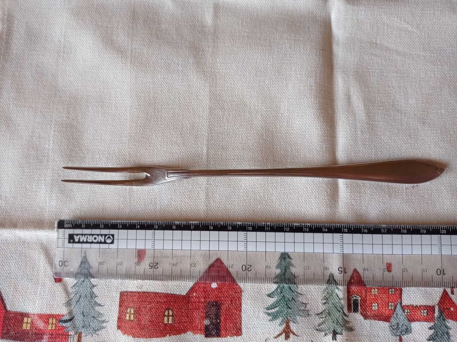 Вінтажні столові прибори для сервірування