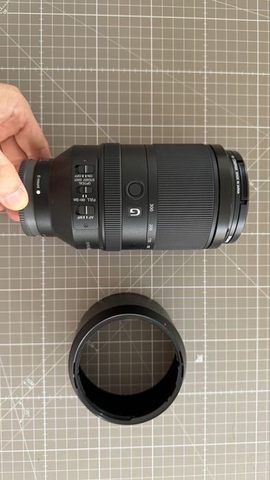 Objetiva Sony FE 70-300mm f/4.5-5.6 G OSS (SEL70300G) - Impecável
