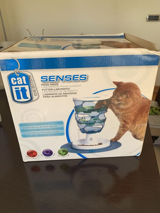 Comedouro interactivo para gatos