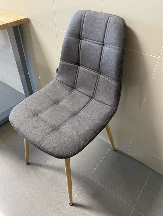 Conjunto de 4 cadeira da marca Kasa