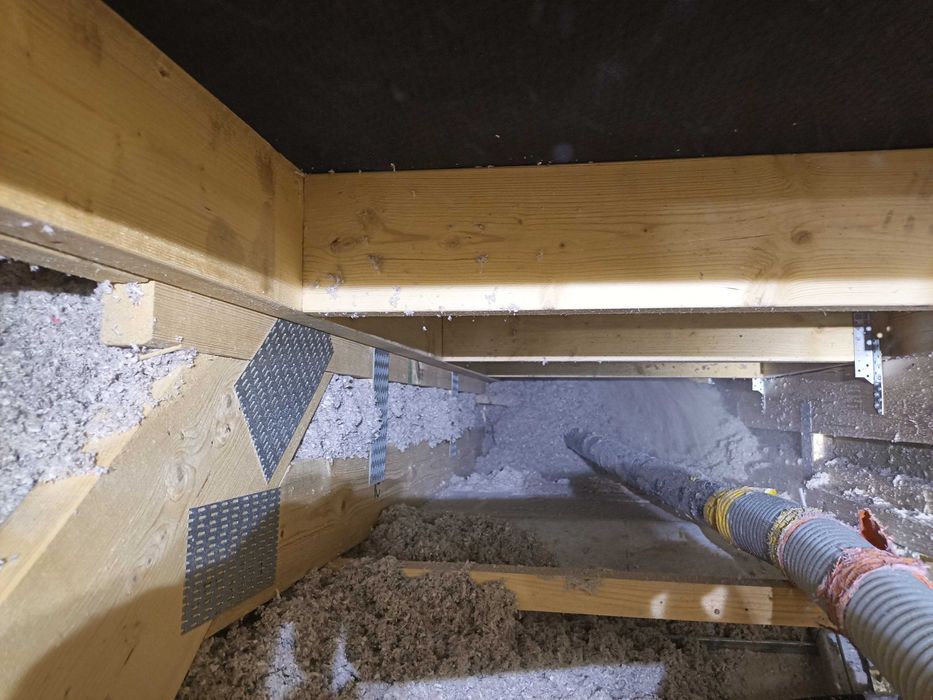 Ocieplanie wdmuchiwanie wełny celulozowej, wełny drzewnej STEICOzoll