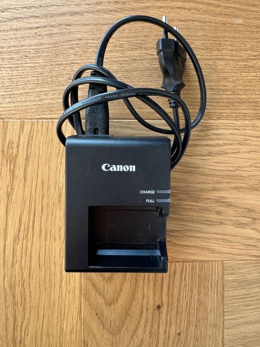 Canon eos 1100 D z obiektywem 18-55mm