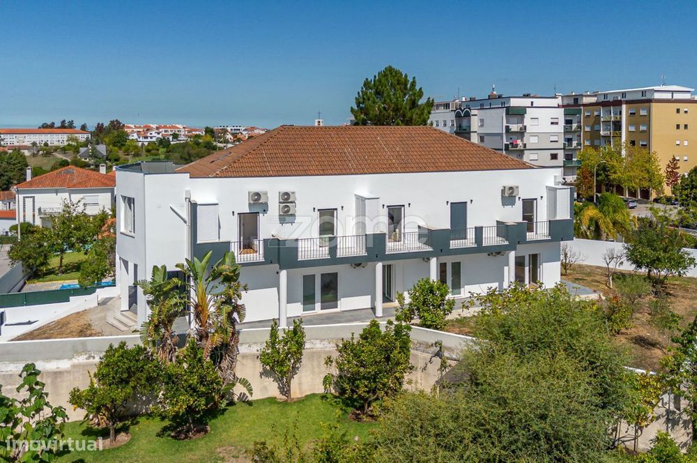 Prédio com 11 T1 e 6 T0 no centro de Leiria